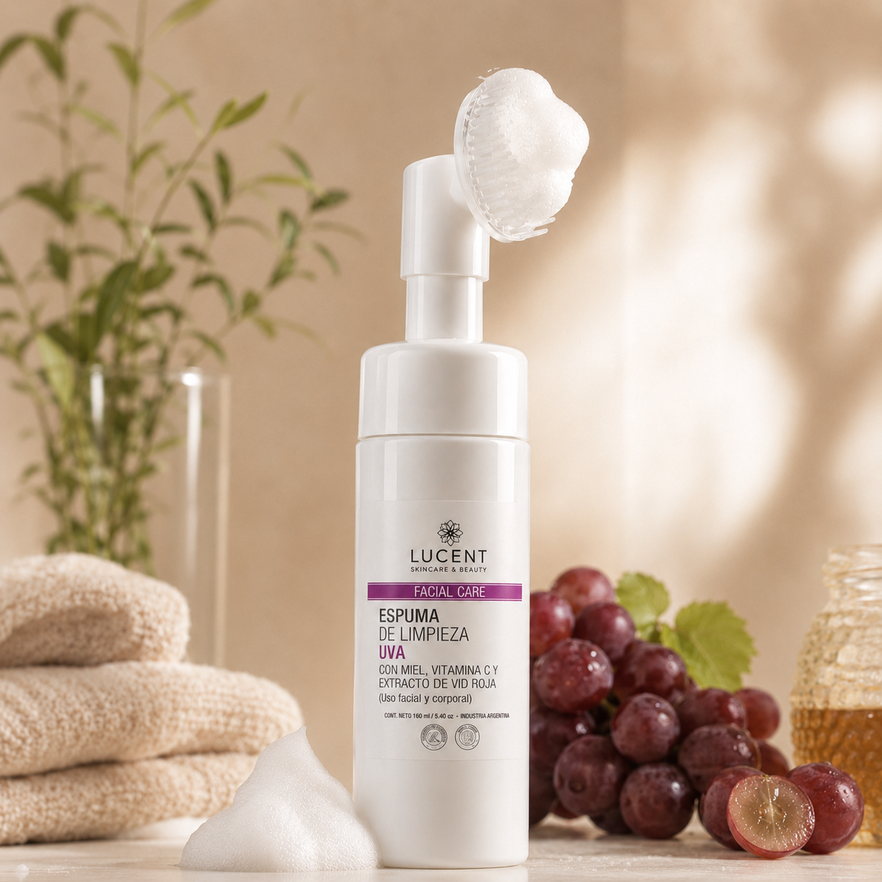 Variante Uva de la espuma facial con cepillo